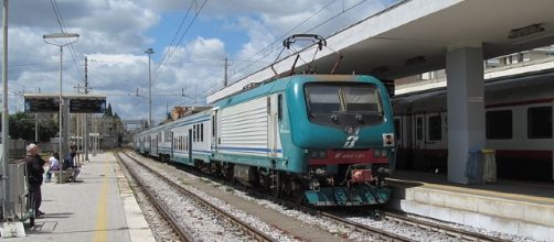 Nuovo scontro frontale fra due treni in Puglia; in questa foto d'archivio, la stazione di Lecce - Credits: Chris0693 (CC BY-SA 3.0)