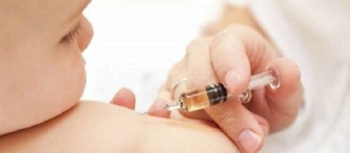 Vaccini obbligatorie: multe e sanzioni per i genitori