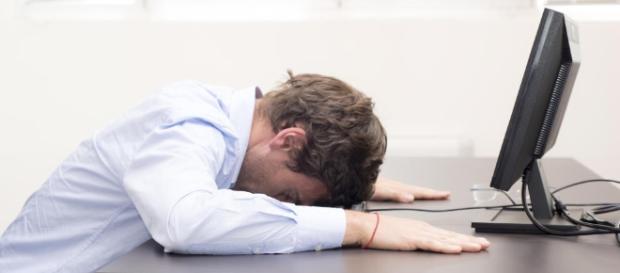 Cómo sobrevivir en el trabajo después de un día de fiesta Cómo sobrevivir en el trabajo después de un día de fiesta