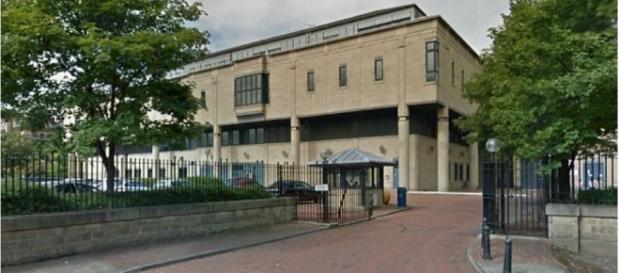 Irmãos foram julgados no tribunal de Bradford Irmãos foram julgados no tribunal de Bradford
