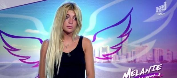 Les Anges 9 : en larmes, Mélanie est contrainte de quitter la ... - programme-tv.net Les Anges 9 : en larmes, Mélanie est contrainte de quitter la ... - programme-tv.net