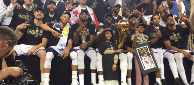 Los Warriors, campeones de la NBA 2016-2017 (vía Twitter - warriors) Los Warriors, campeones de la NBA 2016-2017 (vía Twitter - warriors)
