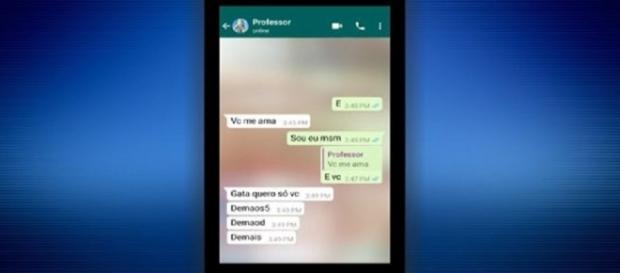 O professor também pedia para que a adolescente enviasse fotos "mais à vontade" O professor também pedia para que a adolescente enviasse fotos "mais à vontade"