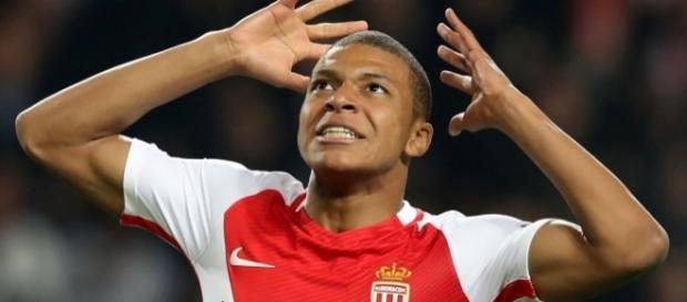 Real Madrid : Nouvelle offre folle pour Mbappé ! Real Madrid : Nouvelle offre folle pour Mbappé !
