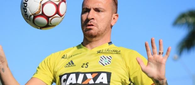 Zé Love negou que mensagem tivesse relação com salários Zé Love negou que mensagem tivesse relação com salários