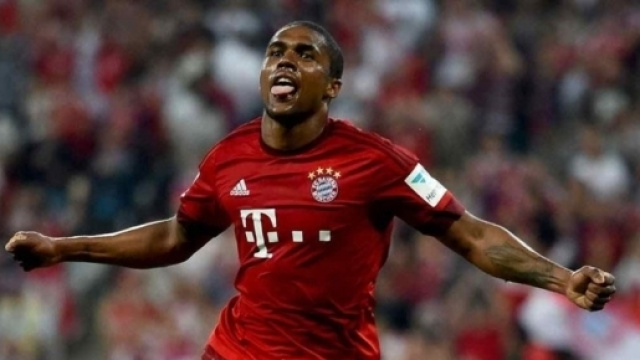 Calciomercato Juventus, Marotta spinge per Douglas Costa