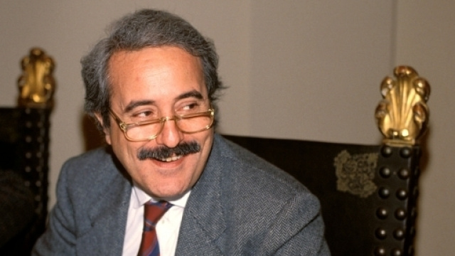 Graviano intercettato: 'Falcone poteva essere ucciso durante il Costanzo Show'