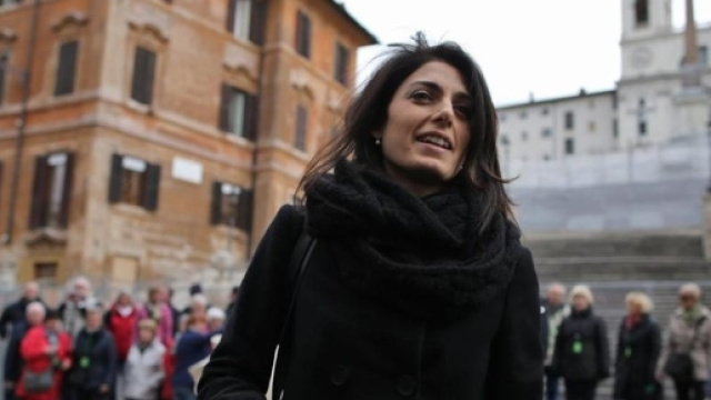 La Sindaca di Roma, Virginia Raggi, scrive a Prefetto e ministero dell'Interno per chiedere una moratoria sull'immigrazione nella capitale