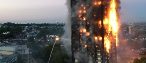 London fire: Blaze engulfs apartment block -- live updates - CNN.com - cnn.com