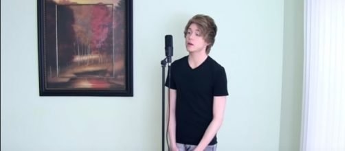 Love Yourself (Justin Bieber Cover) - Austin Jones via YouTube screencap (https://www.youtube.com/watch?v=TARhVNX76T4)