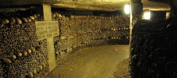 Photo Paris Catacombs via Pixabay by chiefhardy / CC0 Photo Paris Catacombs via Pixabay by chiefhardy / CC0