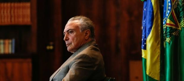 Presidente Michel Temer poderá enfrentar denúncia no Congresso Nacional, a partir de sinalização da Procuradoria-Geral da República Presidente Michel Temer poderá enfrentar denúncia no Congresso Nacional, a partir de sinalização da Procuradoria-Geral da República