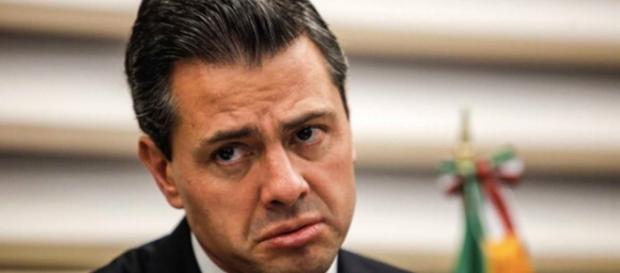 Vidal Lleneras y expresa su posición política. Vidal Lleneras y expresa su posición política.