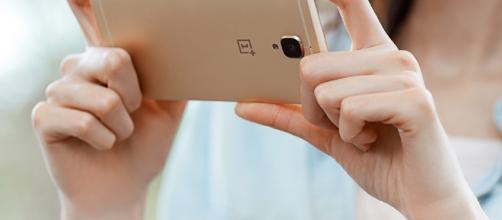 Tech enthusiasts can also pre-order the Android smartphone at OnePlus official website. [Image via Facbook/ OnePlus]
