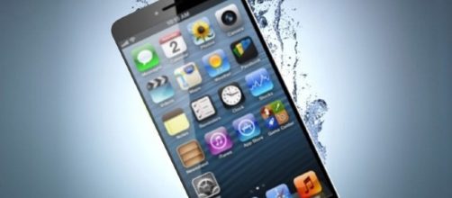 The next edition of the iPhone will have wireless charging and waterproof features. [Image via youthensnews.com]