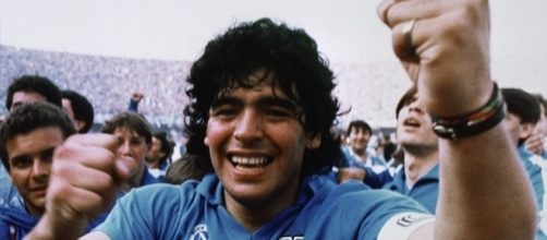 Maradona a Napoli per la cittadinanza onoraria: niente partita-evento al San Paolo, ecco quando e dove