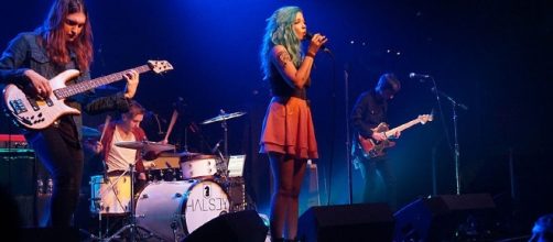 Halsey wrote a song for the LGBTQ community/Photo by Yurikobm via Wikimedia