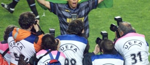 Ronaldo durante i festeggiamenti dopo la finale vinta contro la Lazio
