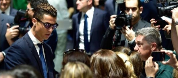 Cristiano Ronaldo é acusado de sonegar R$ 29 milhões - globo.com Cristiano Ronaldo é acusado de sonegar R$ 29 milhões - globo.com