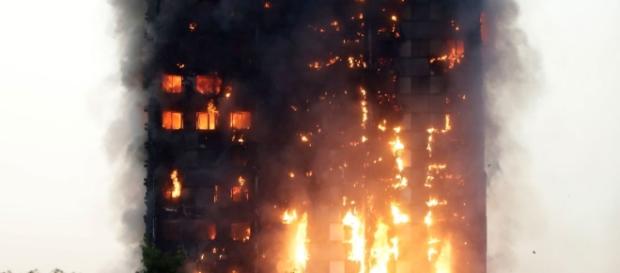 London apartment building catches fire / screencap CNN (USNews Today) Youtube London apartment building catches fire / screencap CNN (USNews Today) Youtube