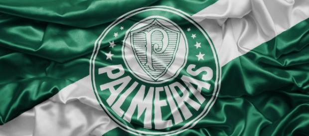 Palmeiras tenta, de todas as maneiras, confirmar chegada de novo atacante Palmeiras tenta, de todas as maneiras, confirmar chegada de novo atacante