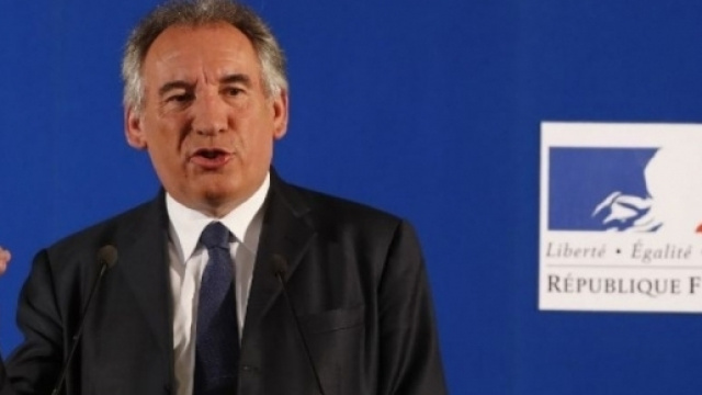 François Bayrou veut-il moraliser à tous les étages politiques ??- challenges.fr