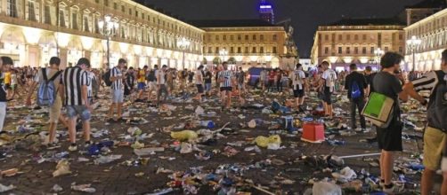 Il disastro dopo il panico per il falso allarme bomba