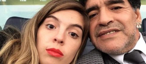 Maradona fotografato insieme alla figlia