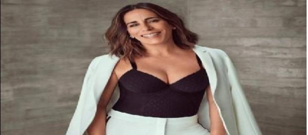 Atriz Gloria Pires posa de lingerie em ensaio Atriz Gloria Pires posa de lingerie em ensaio