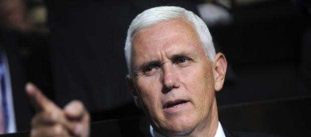 Cele|bitchy | Mike Pence was booed at 'Hamilton' & Donald Trump ... - celebitchy.com Cele|bitchy | Mike Pence was booed at 'Hamilton' & Donald Trump ... - celebitchy.com