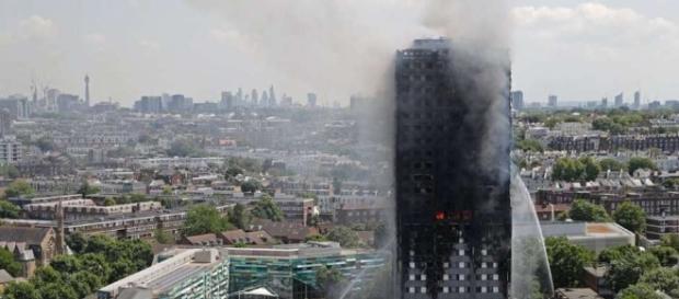 Imagen de la torre Grenfell, Londres Imagen de la torre Grenfell, Londres