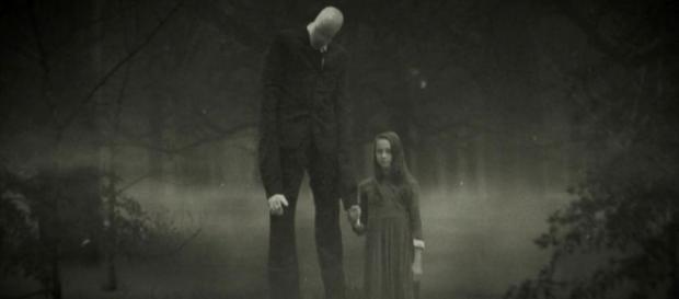 Slender Man - manche Kinder werden Helfergo.com Slender Man - manche Kinder werden Helfergo.com