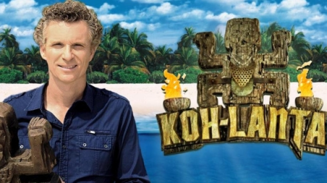 Logo de la nouvelle saison de Koh Lanta lors de la conférence réalisée en decembre 2016.