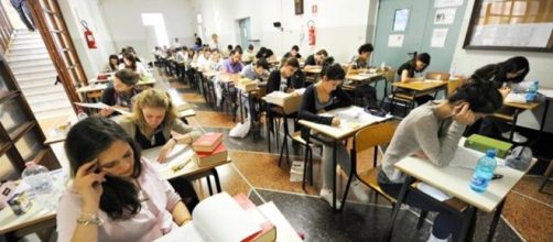 Conto alla rovescia per i 505.686 studenti italiani impegnati dal 21 giugno nell'esame di maturità. Foto: scuolazoo.com.