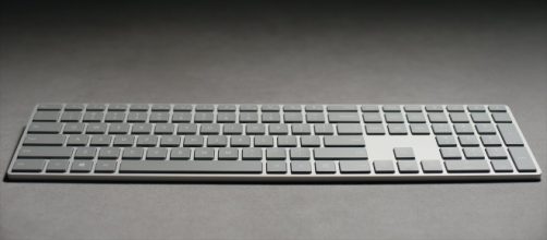 Microsoft Modern Kyeboard: has Apple MacBook Pro's feature(Microsoft/YouTube)