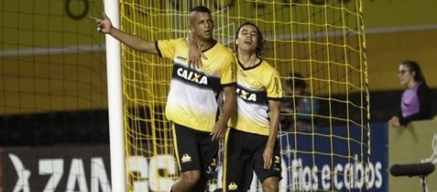 Criciúma venceu em casa e deixou a zona de rebaixamento Criciúma venceu em casa e deixou a zona de rebaixamento