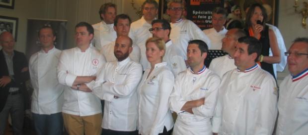 Le jury du célèbre trophée Masse a réuni chez Paul Bocuse, autour de Régis Marcon et de Sabine Masse, des grands chefs totalisant 76 étoiles Le jury du célèbre trophée Masse a réuni chez Paul Bocuse, autour de Régis Marcon et de Sabine Masse, des grands chefs totalisant 76 étoiles