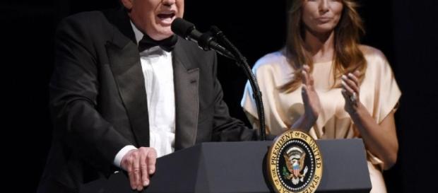 Melania e Donald Trump, le nozze vacillano: lei ha un amante? Melania e Donald Trump, le nozze vacillano: lei ha un amante?
