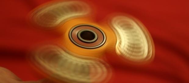 Photo fidget spinner in action via Pixabay by pixelcreatures / CC0 Photo fidget spinner in action via Pixabay by pixelcreatures / CC0