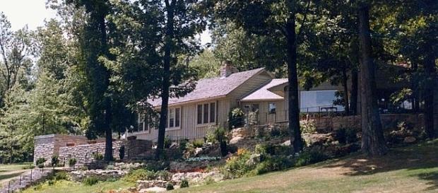 President Donald Trump and his family staying at Camp David for first time - Photo: commons.wikimedia.com President Donald Trump and his family staying at Camp David for first time - Photo: commons.wikimedia.com