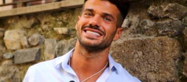 Stefano Gabbana tuona contro Claudio Sona: "Bugiardo, cosa non si ... - today.it Stefano Gabbana tuona contro Claudio Sona: "Bugiardo, cosa non si ... - today.it