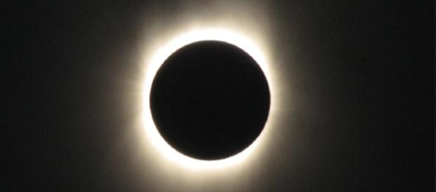Total eclipse of the sun / Manoj.dayyala creative commons via wikimedia Total eclipse of the sun / Manoj.dayyala creative commons via wikimedia