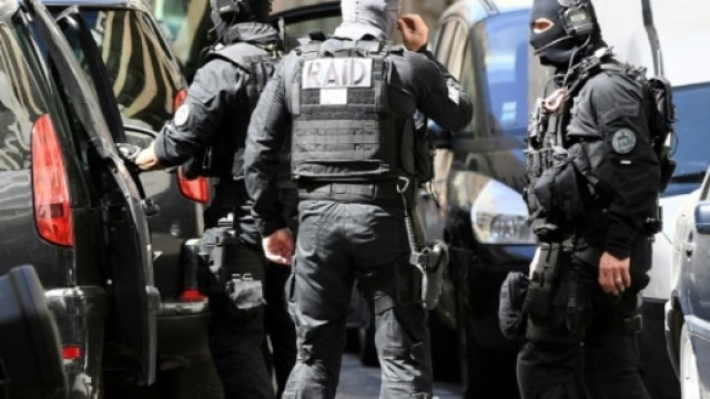 Attentat déjoué : les deux suspects arrêtés à Marseille présentés ... - liberation.fr