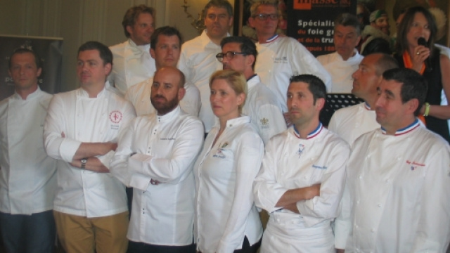 Le jury du c&eacute;l&egrave;bre troph&eacute;e Masse a r&eacute;uni chez Paul Bocuse, autour de R&eacute;gis Marcon et de Sabine Masse, des grands chefs totalisant 76 &eacute;toiles