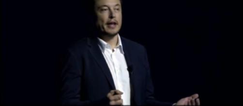 Elon Musk Reveals His Plan for Colonizing Mars/ screencap from Bloomber via Youtube