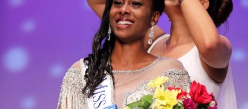 The crowning of Miss West Virginia 2017 Tamia Hardy - Photo © Joe Whiteko; used by permission.