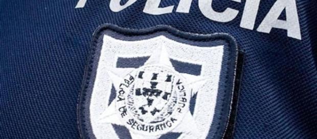 Agentes da PSP e militares da GNR: duas das maiores forças de segurança de Portugal. Agentes da PSP e militares da GNR: duas das maiores forças de segurança de Portugal.