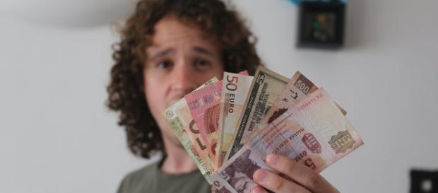 Luisito Comunica nos cuenta su experiencia del robo del que fue víctima en Venezuela. Luisito Comunica nos cuenta su experiencia del robo del que fue víctima en Venezuela.