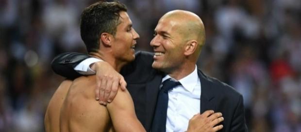 Real Madrid : Zidane donne son avis sur l'affaire CR7 ! Real Madrid : Zidane donne son avis sur l'affaire CR7 !