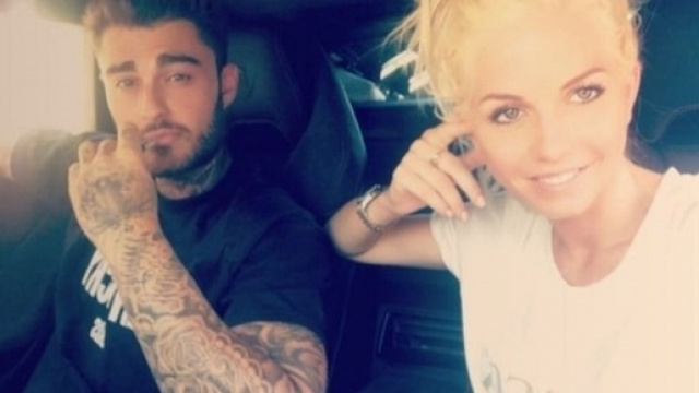 Thibault Gracia hésite à rejoindre Jessica dans Les Marseillais vs Le Reste du Monde. Il demande l'avis de ses fans !